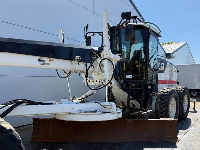 Grader Cat 120M - CE / Front Blade + Ripper / Auto Greasing: picture 18 Grader Cat 120M - CE / Front Blade + Ripper / Auto Greasing: picture 18