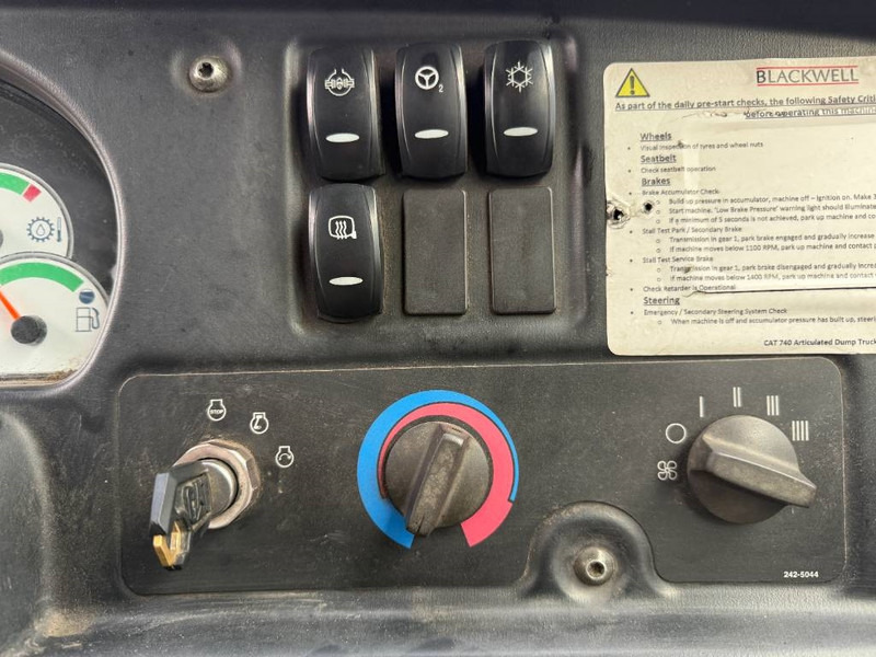 Articulated dump truck Cat 740 - Automatic Greasing / Body Heating / AC: picture 8