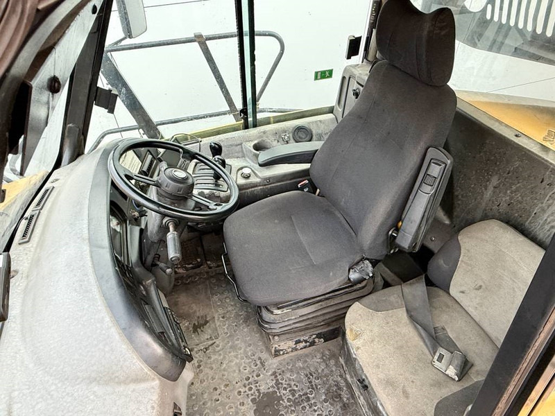 Articulated dump truck Cat 740 - Automatic Greasing / Body Heating / AC: picture 6