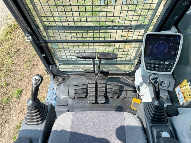 Crawler excavator Hyundai HX360L - New / Unused / Hammer Lines: picture 9 Crawler excavator Hyundai HX360L - New / Unused / Hammer Lines: picture 9