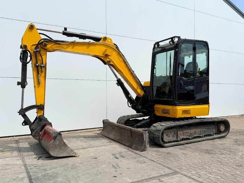JCB 48Z-1 - Hammer Lines / Quick Coupler - Mini excavator: picture 2 JCB 48Z-1 - Hammer Lines / Quick Coupler - Mini excavator: picture 2