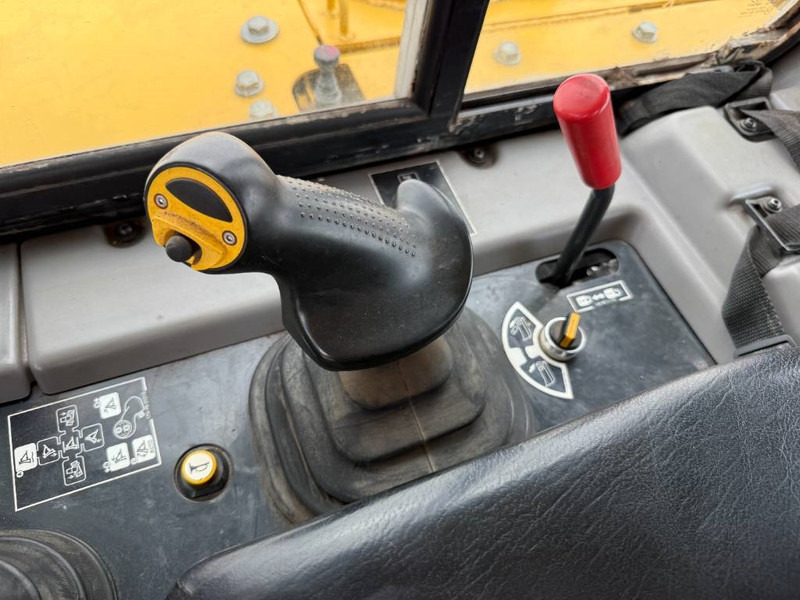 Bulldozer Komatsu D155AX-8 - German Machine / Ripper Valve / Camera: picture 11 Bulldozer Komatsu D155AX-8 - German Machine / Ripper Valve / Camera: picture 11