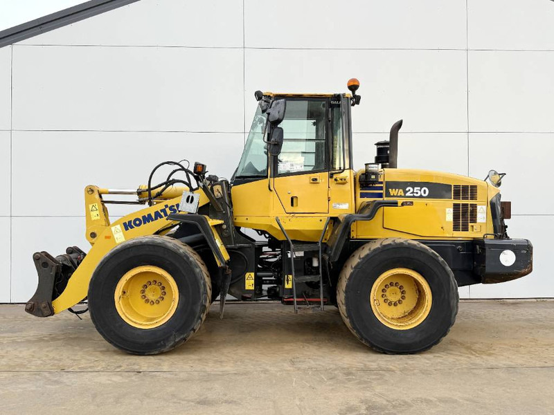 Komatsu WA250-5 - Dutch Machine / 3rd Function - Wheel loader: picture 1 Komatsu WA250-5 - Dutch Machine / 3rd Function - Wheel loader: picture 1