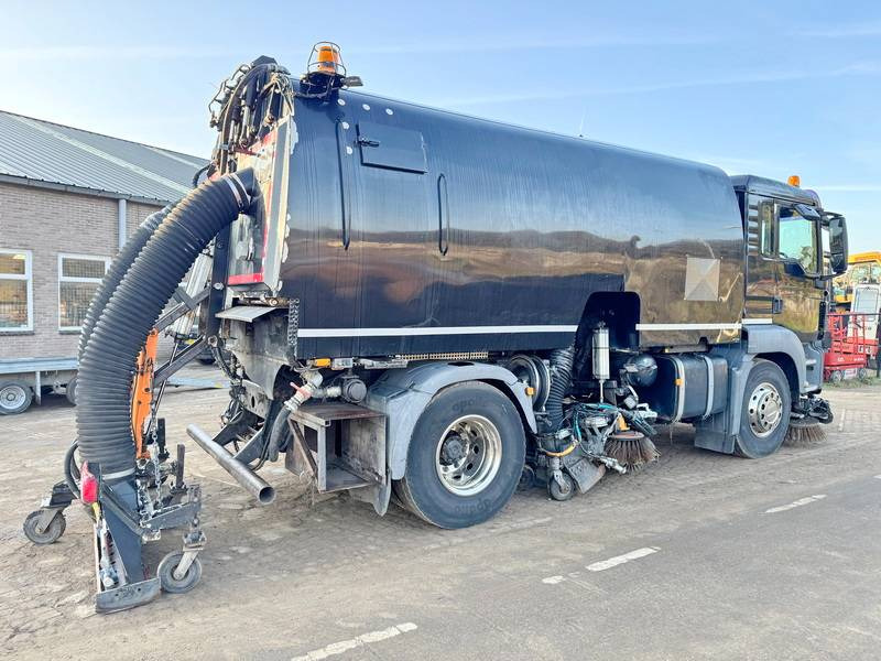 MAN MAN TGS18.320 - Dutch Sweeper Truck / Kehrwagen - Road sweeper: picture 5 MAN MAN TGS18.320 - Dutch Sweeper Truck / Kehrwagen - Road sweeper: picture 5