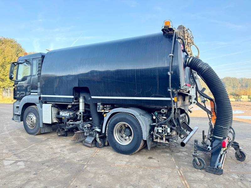 MAN MAN TGS18.320 - Dutch Sweeper Truck / Kehrwagen - Road sweeper: picture 3 MAN MAN TGS18.320 - Dutch Sweeper Truck / Kehrwagen - Road sweeper: picture 3