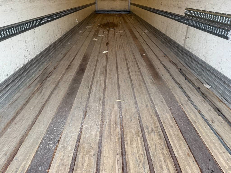 Closed box semi-trailer Samro SR233DVP - Dutch Trailer / Forced Steering: picture 17