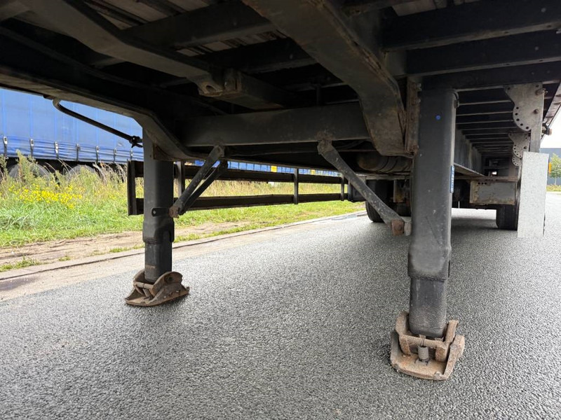 Closed box semi-trailer Samro SR233DVP - Dutch Trailer / Forced Steering: picture 11