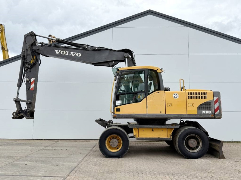 Volvo EW180C - Dutch Machine / Triple Boom - Wheel excavator: picture 1 Volvo EW180C - Dutch Machine / Triple Boom - Wheel excavator: picture 1