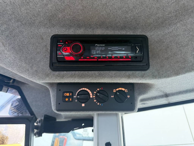 Wheel loader Volvo L120H - 3rd Function / Quick Coupler: picture 16