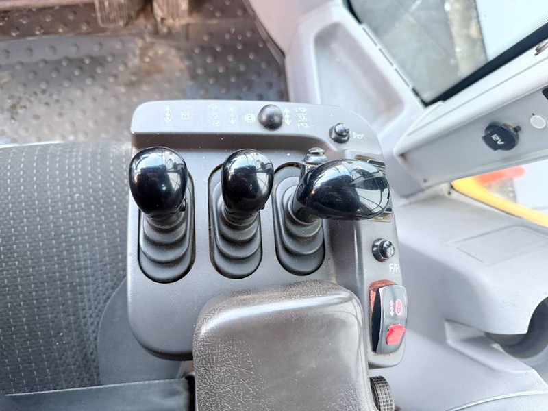 Wheel loader Volvo L120H - 3rd Function / Quick Coupler: picture 11