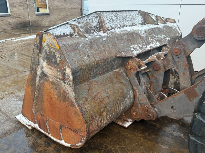 Wheel loader Volvo L120H - 3rd Function / Quick Coupler: picture 19