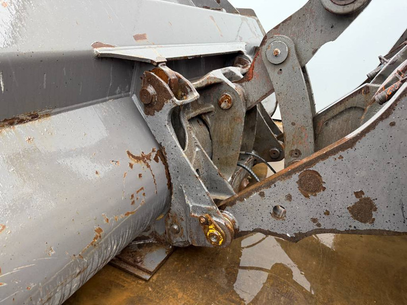 Wheel loader Volvo L120H - 3rd Function / Weight System: picture 15