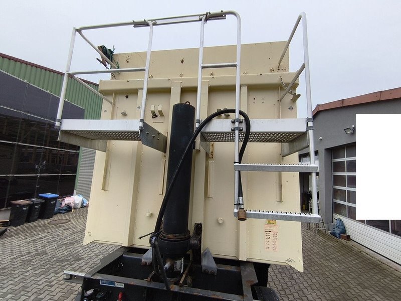 Fliegl DHKA 350 - Tipper semi-trailer: picture 3 Fliegl DHKA 350 - Tipper semi-trailer: picture 3