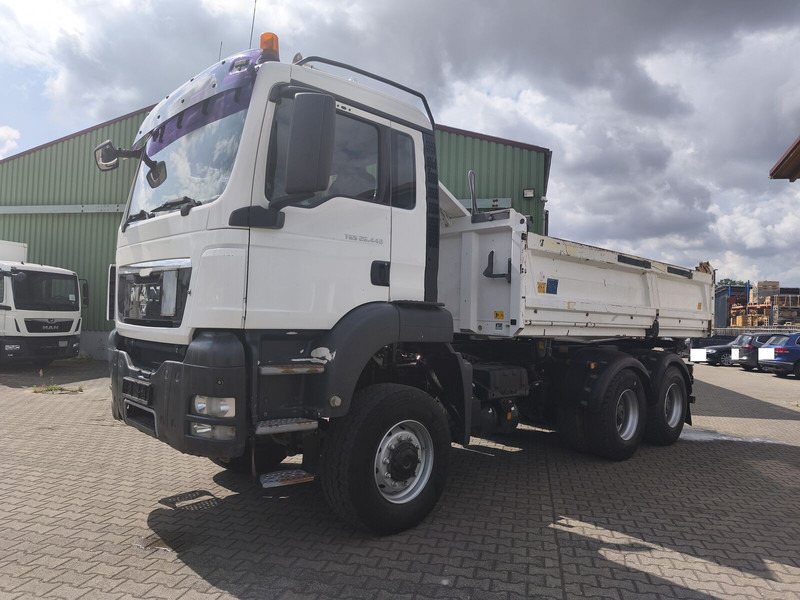 MAN MAN TGS 26.440 Kipper 6x6 Bordmatik Rollplane AHK Euro 5 - Tipper: picture 3 MAN MAN TGS 26.440 Kipper 6x6 Bordmatik Rollplane AHK Euro 5 - Tipper: picture 3