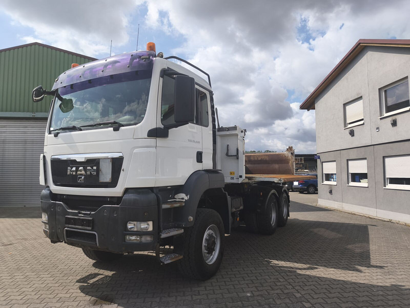 MAN MAN TGS 26.440 Kipper 6x6 Bordmatik Rollplane AHK Euro 5 - Tipper: picture 1 MAN MAN TGS 26.440 Kipper 6x6 Bordmatik Rollplane AHK Euro 5 - Tipper: picture 1