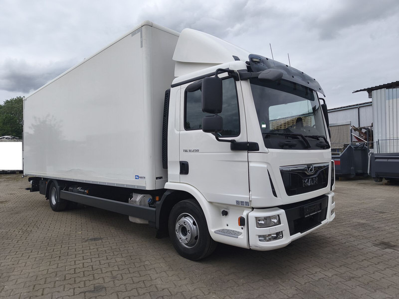 MAN TGL 12.250 - Box truck: picture 2 MAN TGL 12.250 - Box truck: picture 2
