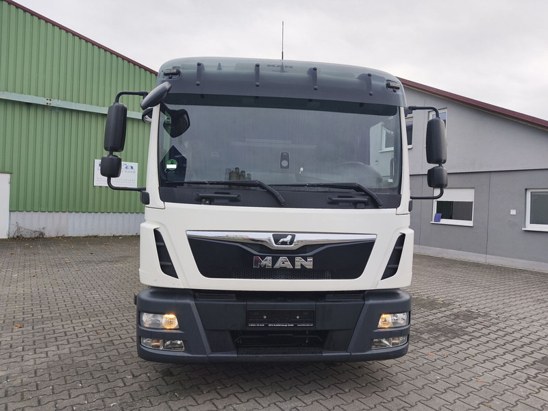 MAN TGL 12.250 Koffer Euro 6 4x2 LBW AHK (33) - Box truck: picture 3 MAN TGL 12.250 Koffer Euro 6 4x2 LBW AHK (33) - Box truck: picture 3