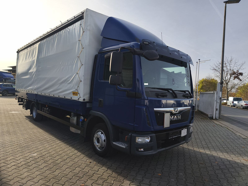 MAN TGL 8.220 4x2 Euro 6 LBW AHK (19) - Curtain side truck: picture 2 MAN TGL 8.220 4x2 Euro 6 LBW AHK (19) - Curtain side truck: picture 2