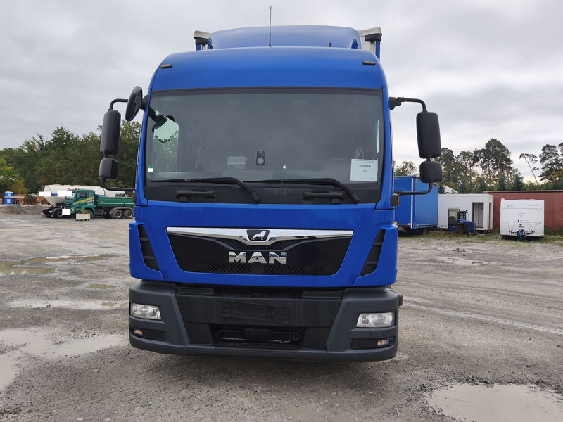 MAN TGL 8.220 Plane Jumbo Gardine Euro6 4x2 (10) - Curtain side truck: picture 3 MAN TGL 8.220 Plane Jumbo Gardine Euro6 4x2 (10) - Curtain side truck: picture 3