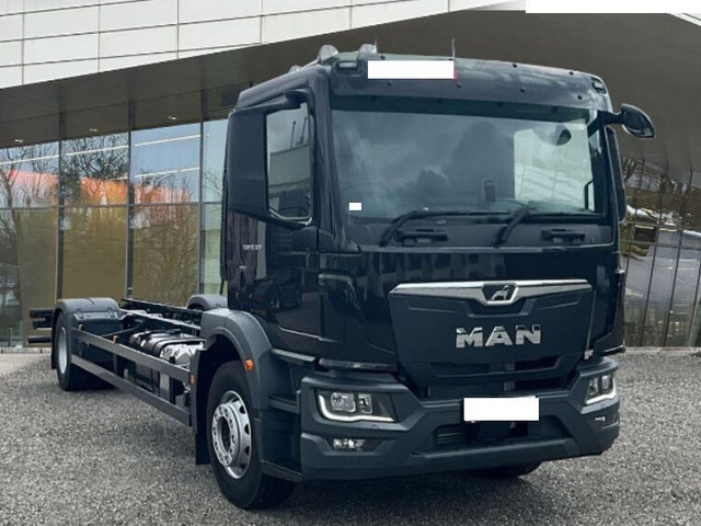 MAN TGM 18.320 4x2 BL CH Fahrgestell Euro 6 NEU Rechtslenker - Cab chassis truck: picture 2 MAN TGM 18.320 4x2 BL CH Fahrgestell Euro 6 NEU Rechtslenker - Cab chassis truck: picture 2