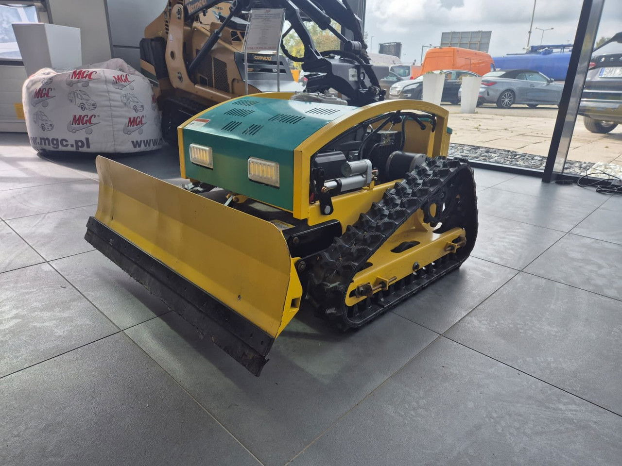 Diversen MP-M500PRO / Brand NEW / Remote Controller Mower / Snow Plow - Garden equipment: picture 3 Diversen MP-M500PRO / Brand NEW / Remote Controller Mower / Snow Plow - Garden equipment: picture 3