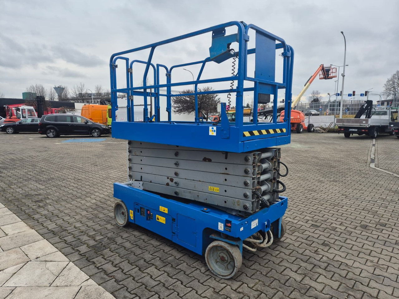 Genie GS 4047 / Electric / 4X4 / 1 owner/ Only 780MH. / GS 4047 / Electric / 4X4 / 1 owner/ Only 780MH. / Very good con - Scissor lift: picture 4 Genie GS 4047 / Electric / 4X4 / 1 owner/ Only 780MH. / GS 4047 / Electric / 4X4 / 1 owner/ Only 780MH. / Very good con - Scissor lift: picture 4
