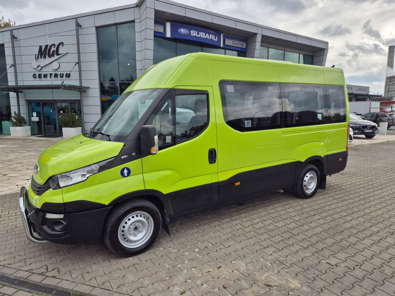 IVECO Daily 35S12 Hi-Matic / 10 Seats - Minibus, People carrier: picture 1 IVECO Daily 35S12 Hi-Matic / 10 Seats - Minibus, People carrier: picture 1