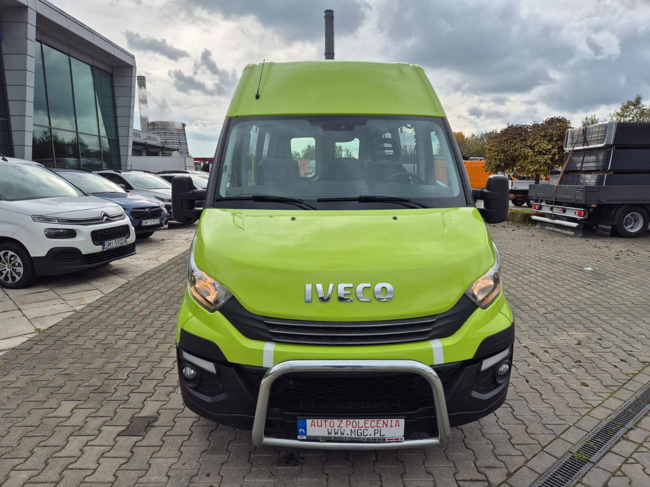 Iveco Daily 35S12 Hi-Matic / 10 Seats / Super Condition - Minibus, People carrier: picture 3 Iveco Daily 35S12 Hi-Matic / 10 Seats / Super Condition - Minibus, People carrier: picture 3