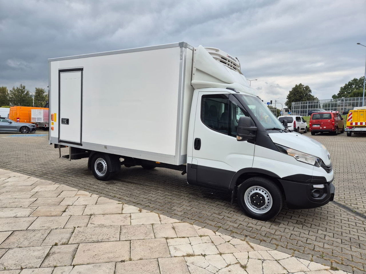Iveco Daily 35S16 Hi-Matic / 1 Owner / Mitsubishi / Serviced - Refrigerated delivery van: picture 5 Iveco Daily 35S16 Hi-Matic / 1 Owner / Mitsubishi / Serviced - Refrigerated delivery van: picture 5