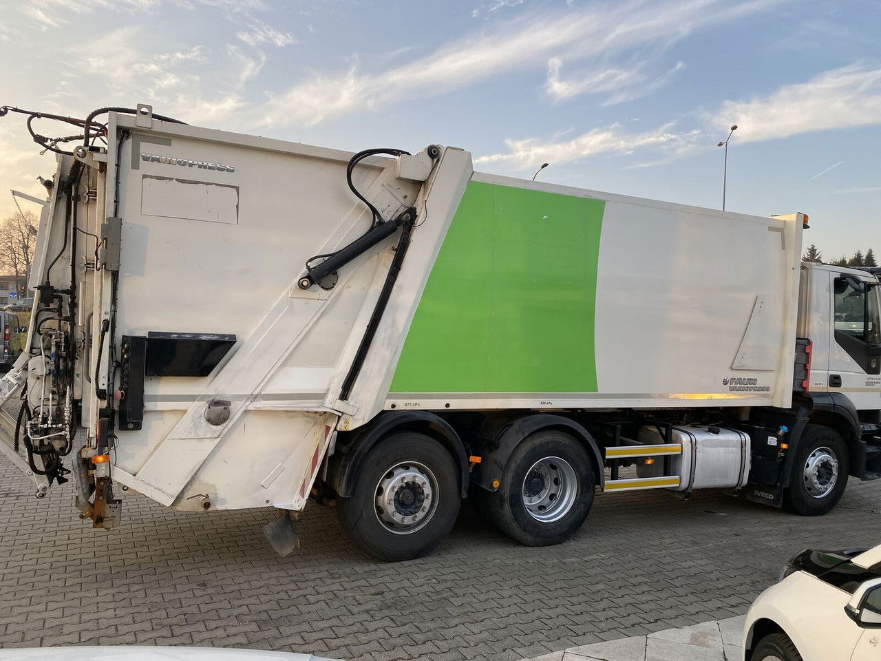 Iveco Stralis 330 EEV / Faun Vario Press 11 27M3 / Service NEW / TOP Iveco Stralis 330 EEV / Faun Vario Press 11 27M3 / Service NEW / TOP - Refuse truck: picture 3 Iveco Stralis 330 EEV / Faun Vario Press 11 27M3 / Service NEW / TOP Iveco Stralis 330 EEV / Faun Vario Press 11 27M3 / Service NEW / TOP - Refuse truck: picture 3