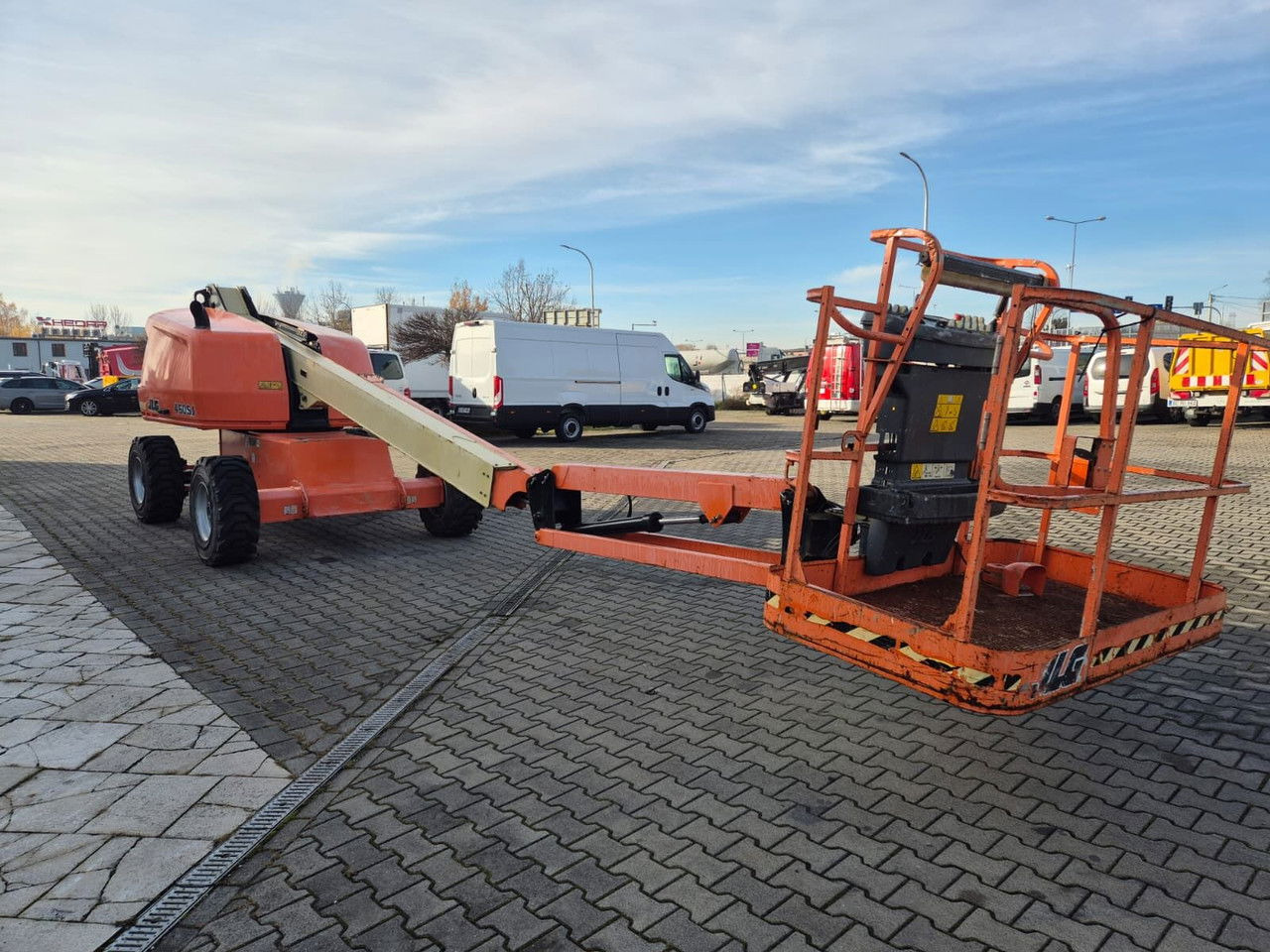 JLG 460SJ 4X4 / 1 Owner / Works Great - Articulated boom lift: picture 4 JLG 460SJ 4X4 / 1 Owner / Works Great - Articulated boom lift: picture 4