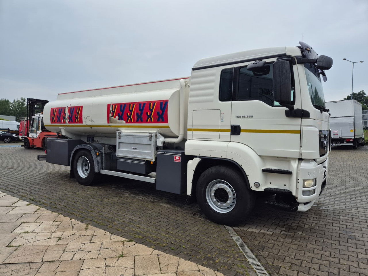 Tanker truck MAN TGS 18.360 OIL Transport / Good Condition: picture 8 Tanker truck MAN TGS 18.360 OIL Transport / Good Condition: picture 8