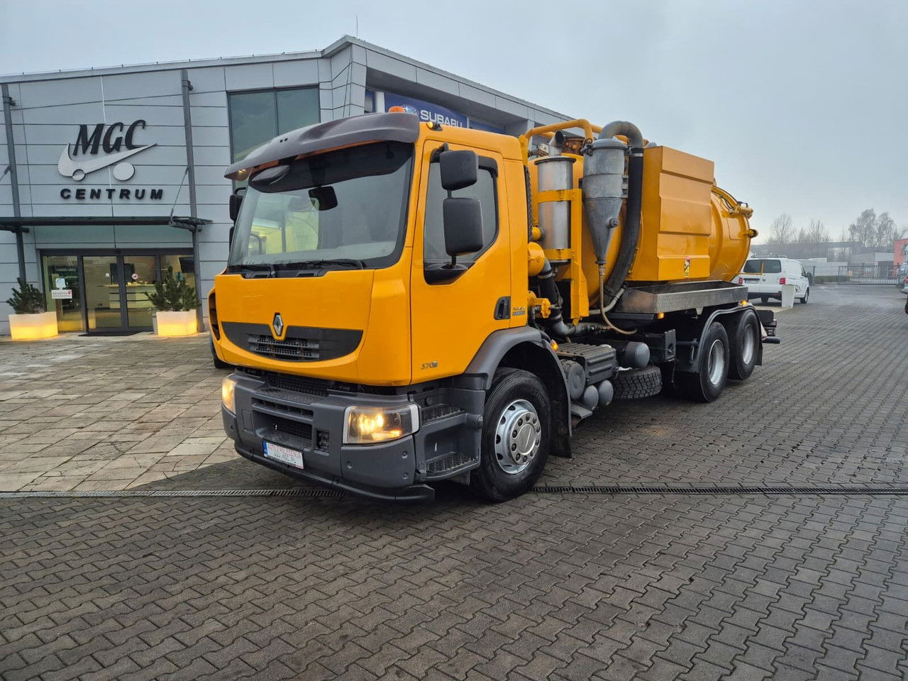 Renault Premium Lander DXI , 370d / Pomp Jurop 12M3 - Vacuum truck: picture 2 Renault Premium Lander DXI , 370d / Pomp Jurop 12M3 - Vacuum truck: picture 2