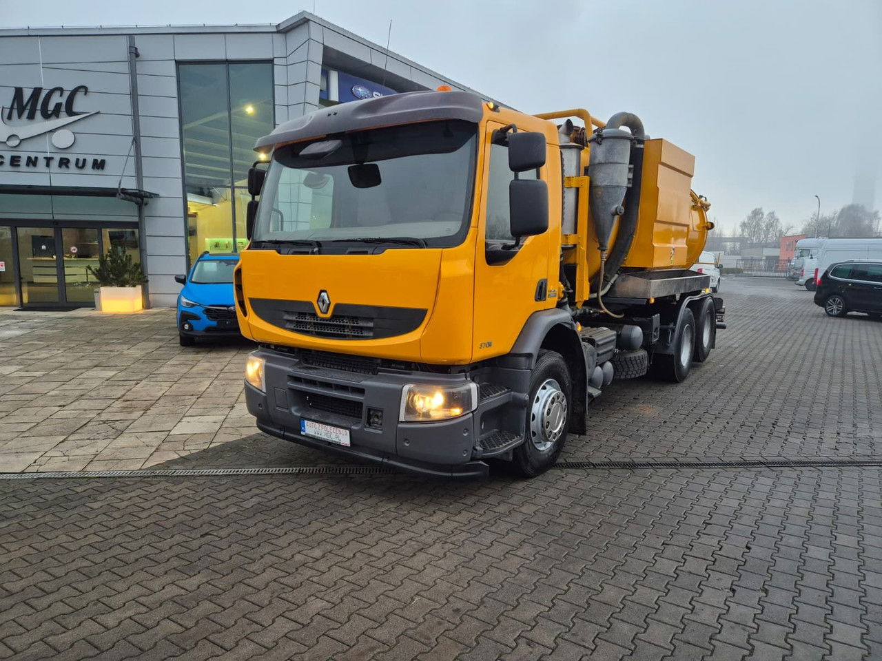 Renault Premium Lander DXI , 370d / Pomp Jurop 12M3 - Vacuum truck: picture 3 Renault Premium Lander DXI , 370d / Pomp Jurop 12M3 - Vacuum truck: picture 3