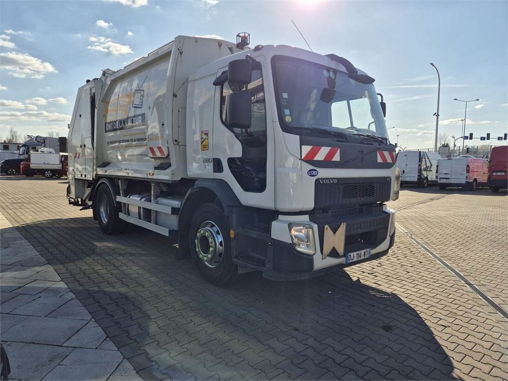 Volvo FE 280 / 13M3 / GEESINKNORBA / EURO 6 / 3 SEATS - Refuse truck: picture 4 Volvo FE 280 / 13M3 / GEESINKNORBA / EURO 6 / 3 SEATS - Refuse truck: picture 4