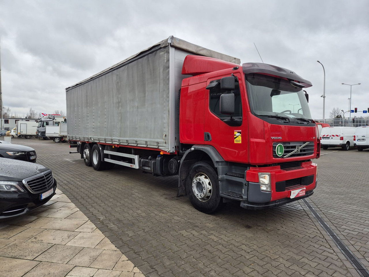 Volvo FE 320 62R / Serviced / 22 EP / Euro 4 - Curtain side truck: picture 4 Volvo FE 320 62R / Serviced / 22 EP / Euro 4 - Curtain side truck: picture 4