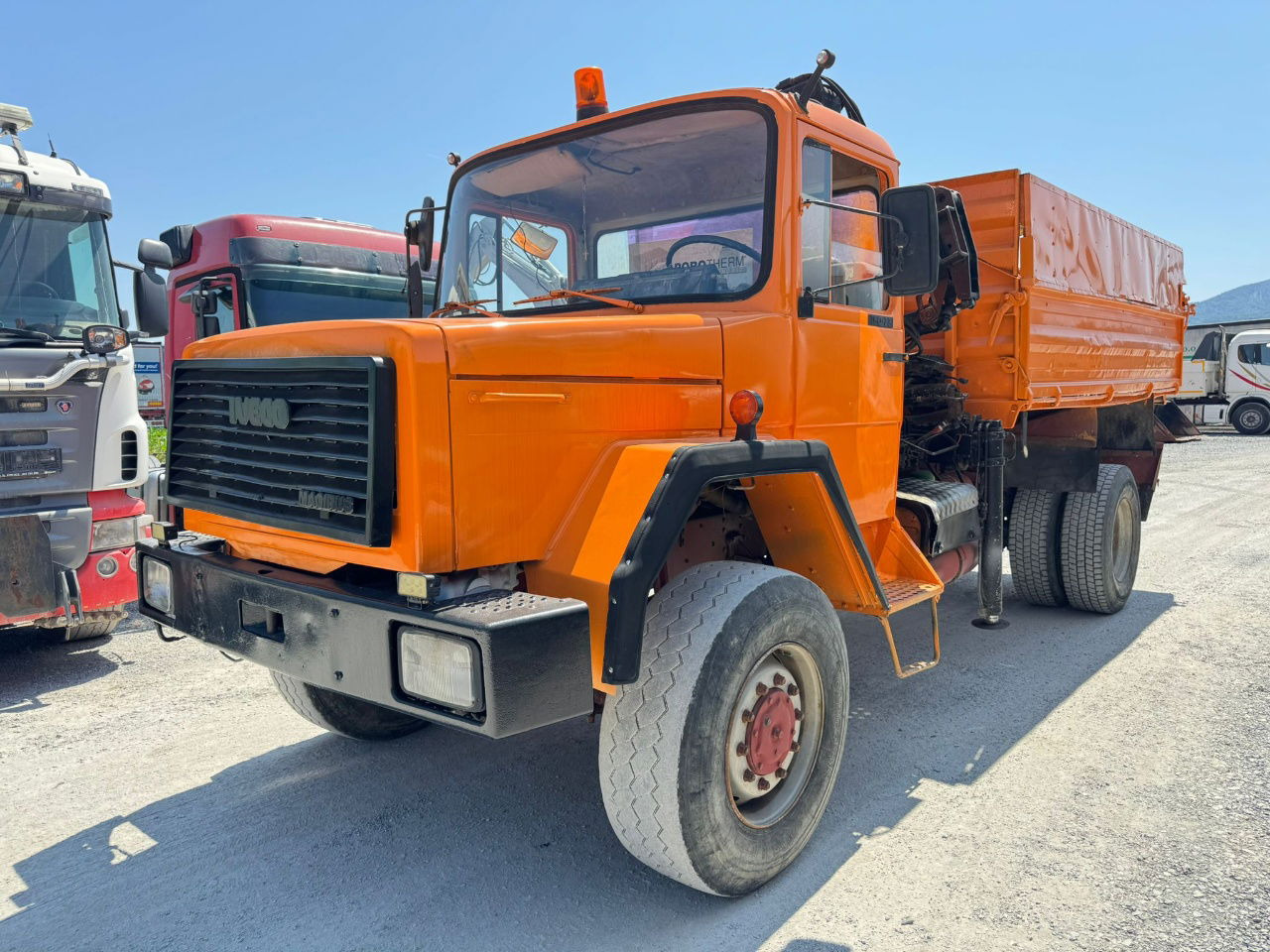 Iveco 160-23 4x4 tipper - crane 9m - Tipper: picture 1 Iveco 160-23 4x4 tipper - crane 9m - Tipper: picture 1