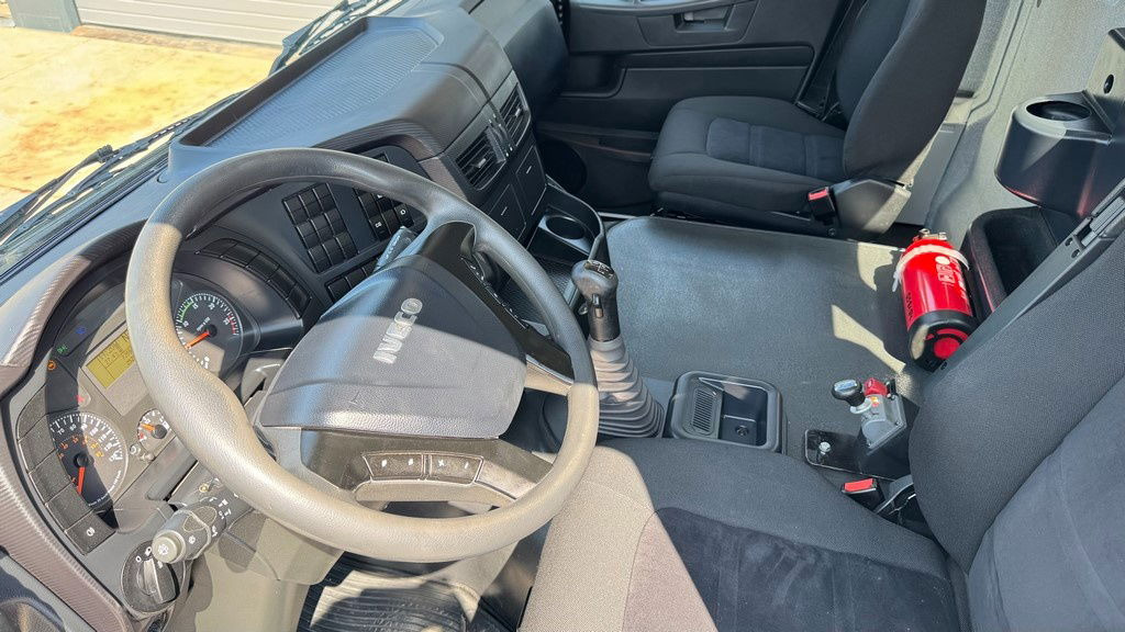 Leasing of  Iveco Trakker AD410T45 8x4 20m3 - hydr. back - 72.000km Iveco Trakker AD410T45 8x4 20m3 - hydr. back - 72.000km: picture 30