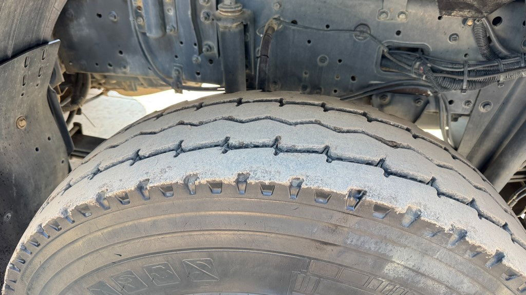 Leasing of  Iveco Trakker AD410T45 8x4 20m3 - hydr. back - 72.000km Iveco Trakker AD410T45 8x4 20m3 - hydr. back - 72.000km: picture 15