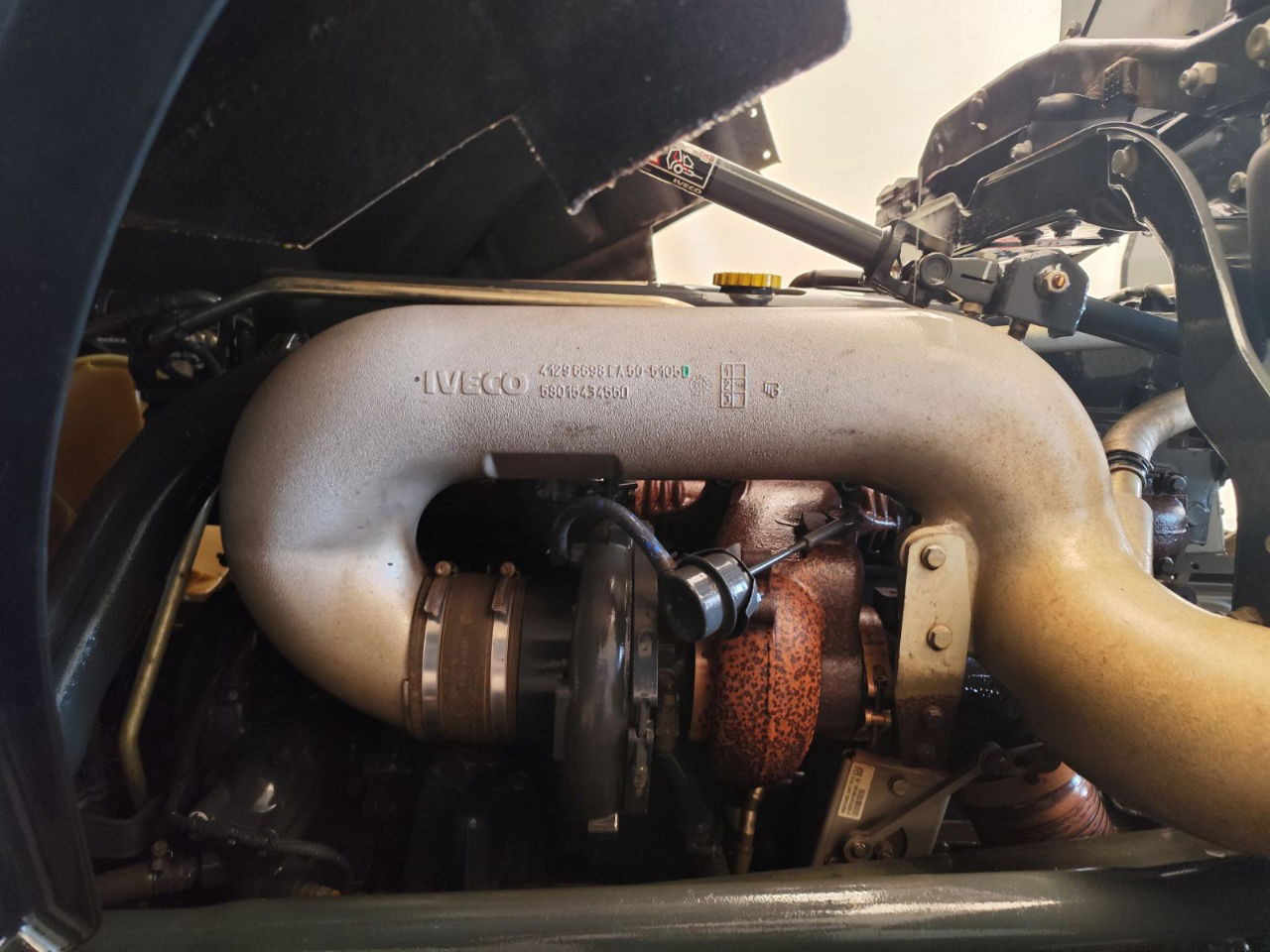 Leasing of  Iveco Trakker AD410T45 8x4 20m3 - hydr. back - 72.000km Iveco Trakker AD410T45 8x4 20m3 - hydr. back - 72.000km: picture 26