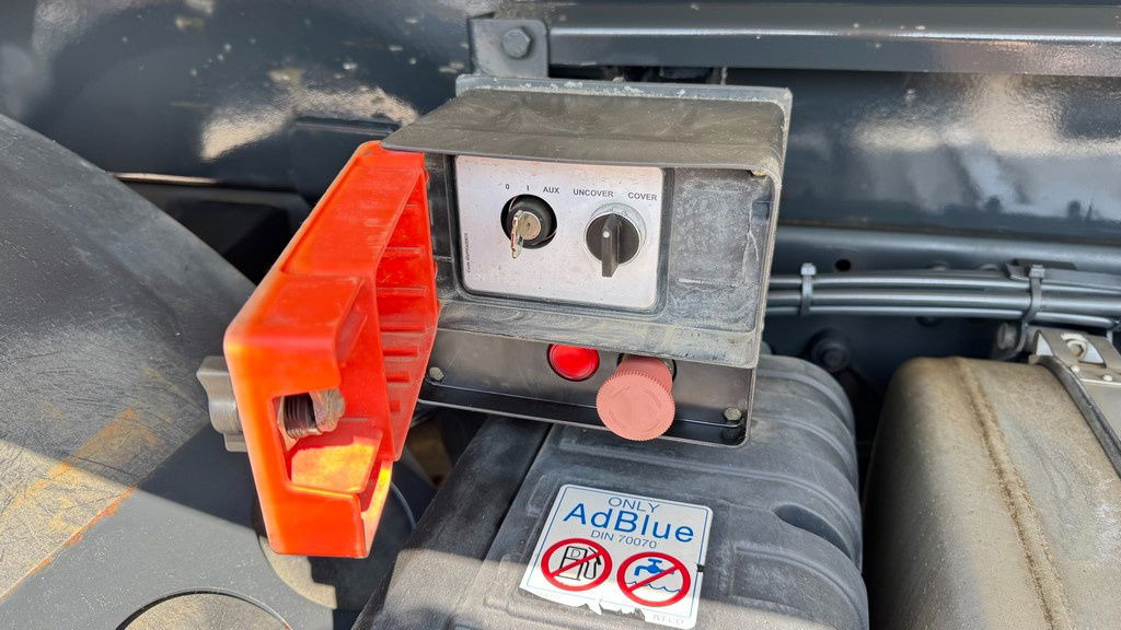 Leasing of  Iveco Trakker AD410T45 8x4 20m3 - hydr. back - 72.000km Iveco Trakker AD410T45 8x4 20m3 - hydr. back - 72.000km: picture 14