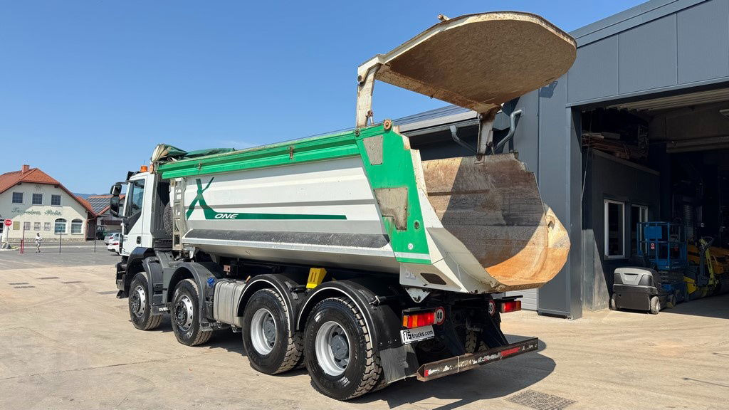 Leasing of  Iveco Trakker AD410T45 8x4 20m3 - hydr. back - 72.000km Iveco Trakker AD410T45 8x4 20m3 - hydr. back - 72.000km: picture 10