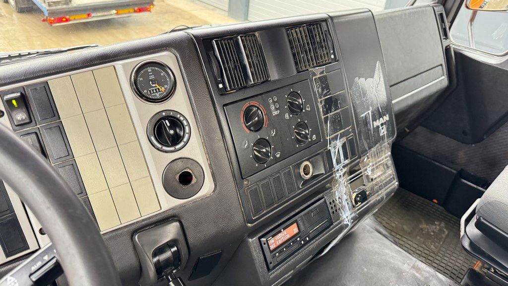 Leasing of MAN 27.414 FE 410A 6x4 stetter - 7m3 - euro 3 MAN 27.414 FE 410A 6x4 stetter - 7m3 - euro 3: picture 25 Leasing of MAN 27.414 FE 410A 6x4 stetter - 7m3 - euro 3 MAN 27.414 FE 410A 6x4 stetter - 7m3 - euro 3: picture 25