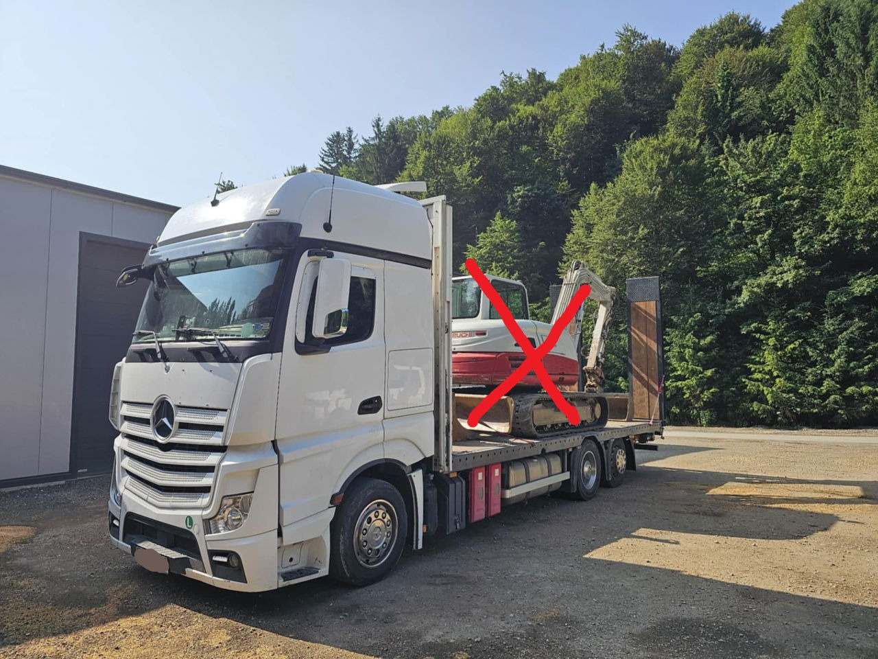 Mercedes-Benz Actros 2545 6x2 transporter - steering axle - 7.8M - Car transporter truck: picture 4 Mercedes-Benz Actros 2545 6x2 transporter - steering axle - 7.8M - Car transporter truck: picture 4