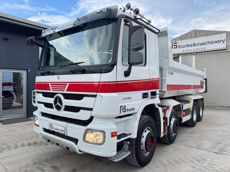 Mercedes-Benz Actros 3246 8X4 mulda tipper - retarder - hydr. back door - Tipper: picture 1 Mercedes-Benz Actros 3246 8X4 mulda tipper - retarder - hydr. back door - Tipper: picture 1