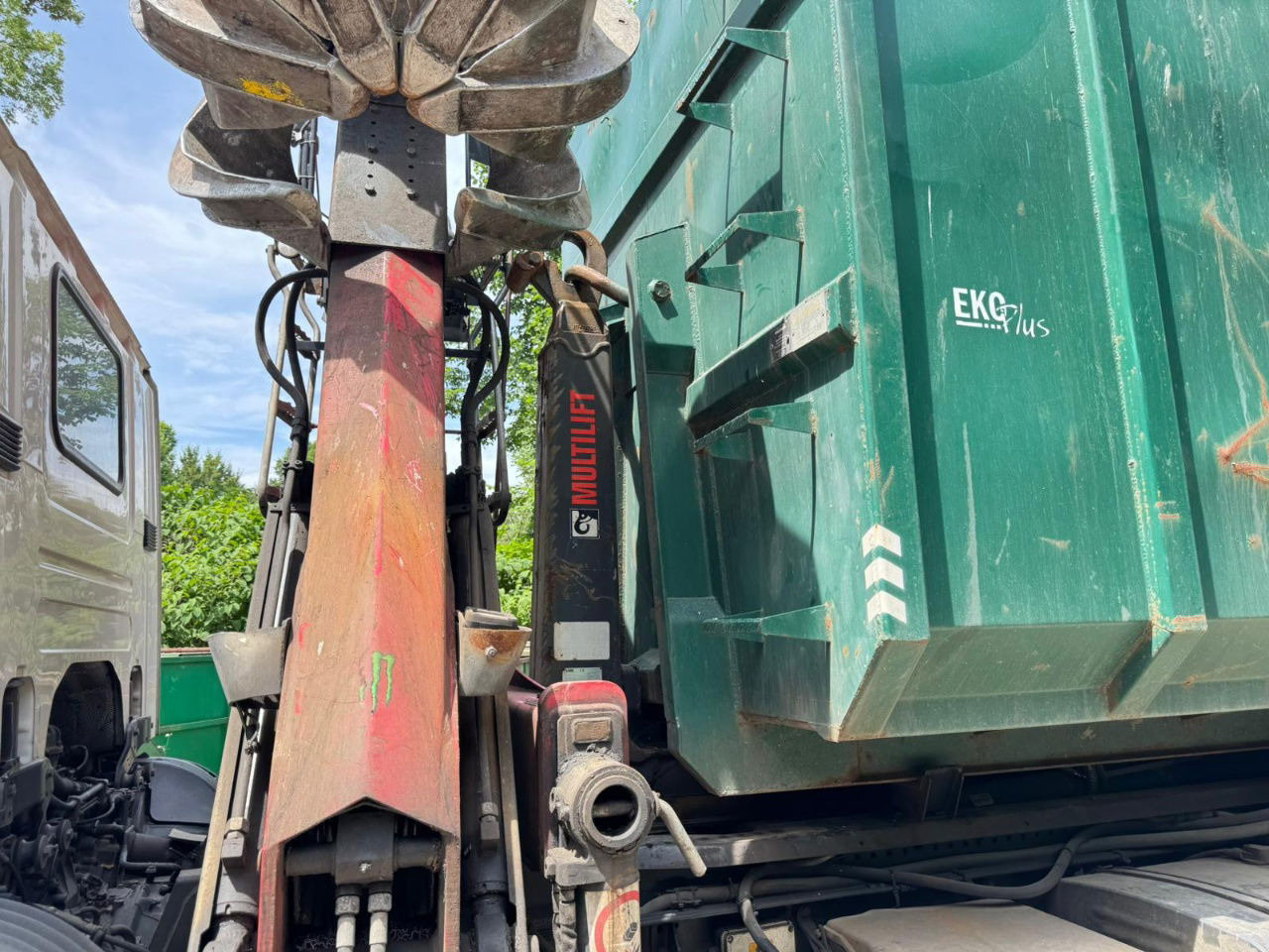 Scania P 410 6x2 penz crane 12Z + abroll multilift + scissors - steering axle - Container transporter/ Swap body truck: picture 3 Scania P 410 6x2 penz crane 12Z + abroll multilift + scissors - steering axle - Container transporter/ Swap body truck: picture 3