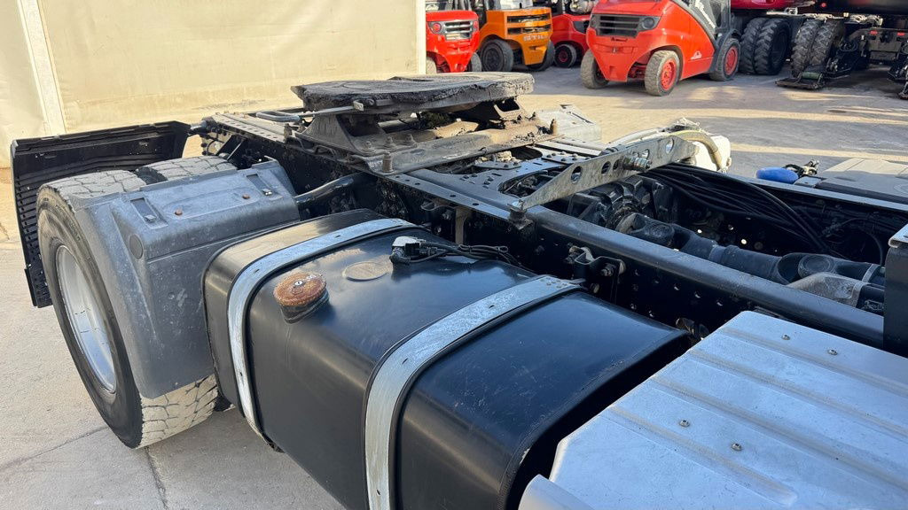 MAN TGS 18.460 4X4 tractor unit - cardan - motor brake - Tractor unit: picture 4 MAN TGS 18.460 4X4 tractor unit - cardan - motor brake - Tractor unit: picture 4