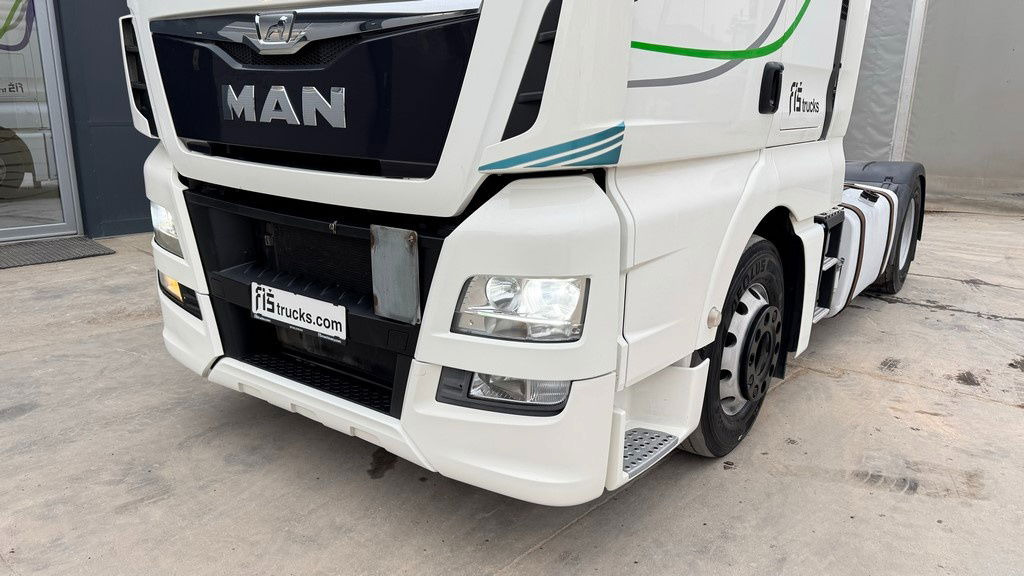 MAN TGX 18.480 4X2 schubodden hydr. + retarder - Tractor unit: picture 2 MAN TGX 18.480 4X2 schubodden hydr. + retarder - Tractor unit: picture 2