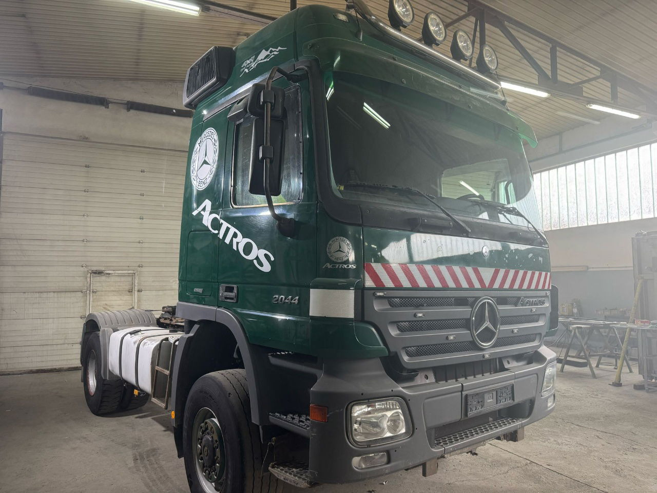 Mercedes-Benz Actros 2044 AS 4x4 tractor unit spring - eps - tipp. hydr. - Tractor unit: picture 2 Mercedes-Benz Actros 2044 AS 4x4 tractor unit spring - eps - tipp. hydr. - Tractor unit: picture 2