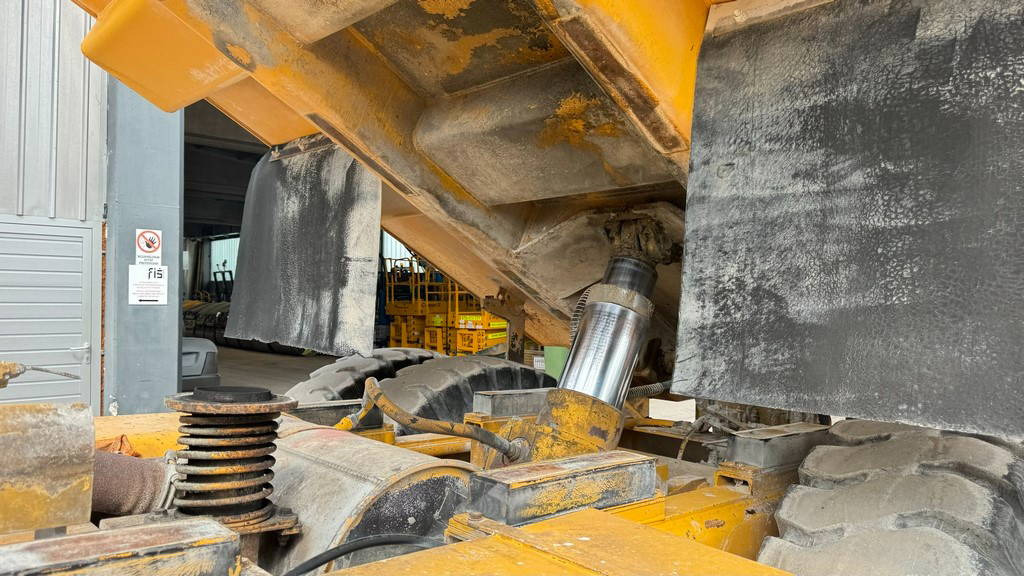 Rigid dumper/ Rock truck Volvo BM 425C - 1986 Year: picture 6